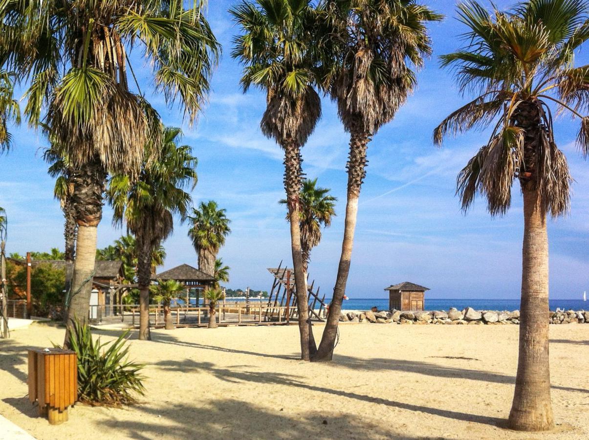 Maison Charmante A Cogolin Avec Vue Sur La Mer Et Piscine ภายนอก รูปภาพ