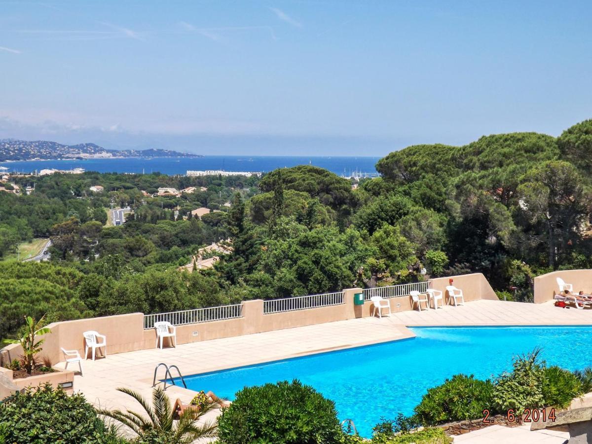 Maison Charmante A Cogolin Avec Vue Sur La Mer Et Piscine ภายนอก รูปภาพ
